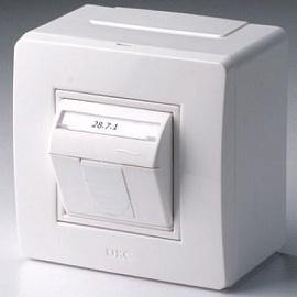 Коробка в сборе с 1 розеткой In-Liner Classic RJ45 категории 5е (телефон/компьютер) коричневый IP40 10665B DKC