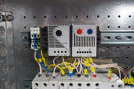 Шкаф уличный всепогодный настенный 9U (Ш600 x Г300), комплектация T1-IP54 ШТВ-Н-9.6.3-4ААА-Т1 ЦМО