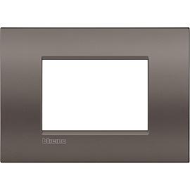Рамка для розеток и выключателей Air, итальянский стандарт 3 мод. Цвет "Глина" Livinglight LNC4803CY Legrand