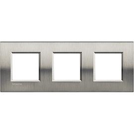 Рамка для розеток и выключателей прямоугольная, 3 поста, цвет Фактурная сталь Livinglight LNA4802M3ACS Legrand