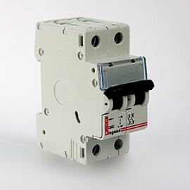 Выключатель автоматический модульный Legrand DX 2п 16А C 6кA (003433)