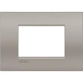 Рамка для розеток и выключателей Air, итальянский стандарт 3 мод. Цвет "Песчаник" Livinglight LNC4803SB Legrand